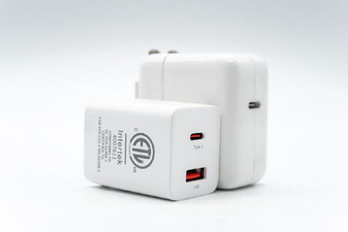雙管齊下，穩健快充 倍思30W雙口充電器評測
